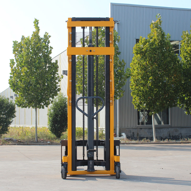 Empilhador manual de paletes