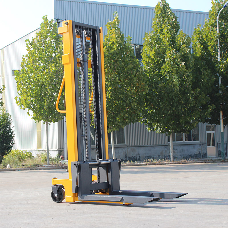 Empilhador manual de paletes