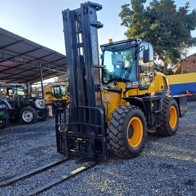 Como as empilhadoras todo-o-terreno 4WD SAAO aumentaram a utilização da frota para um parceiro de aluguer no Uzbequistão
